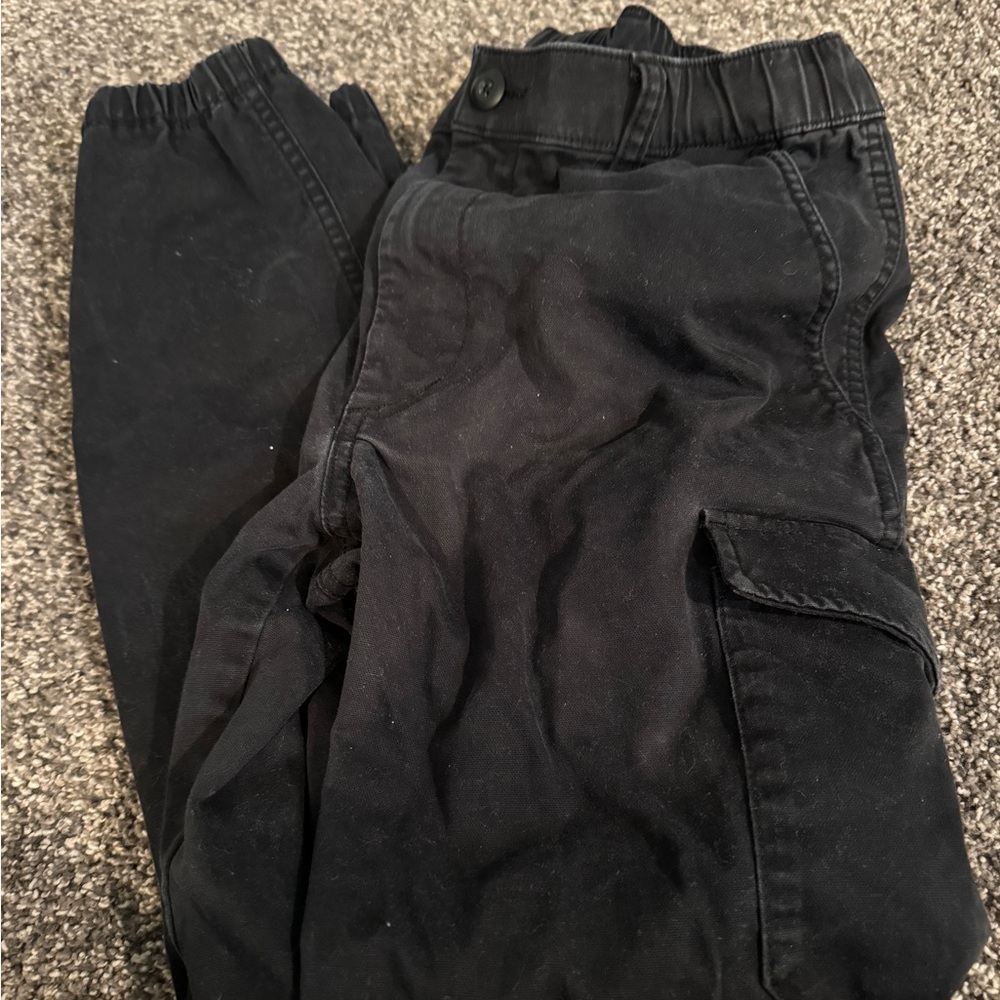 Men’s black cargo pants